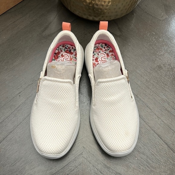 RYKA Women's Ally Walking Sneakers - Picture 6 of 7